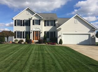 3704 Kelsey Ln, North Tonawanda, NY 14120