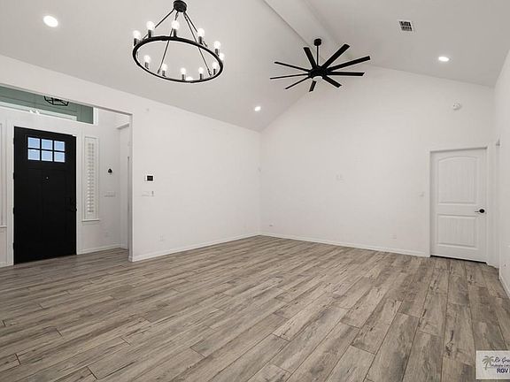 3rd image of 8646 Bellagio Cir