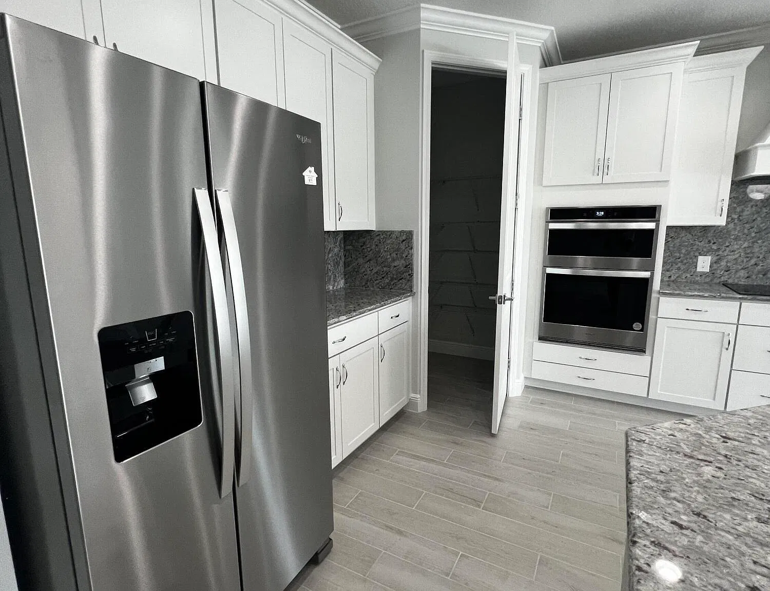 3 bed, 2.5 bath, 2394 sqft, $3,100 — Photo 3