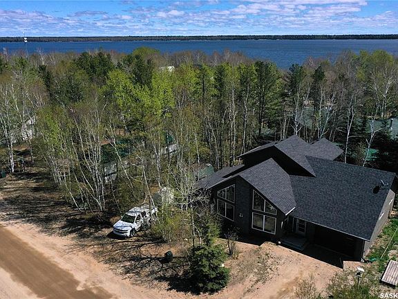 2nd image of 213 Birch AVENUE