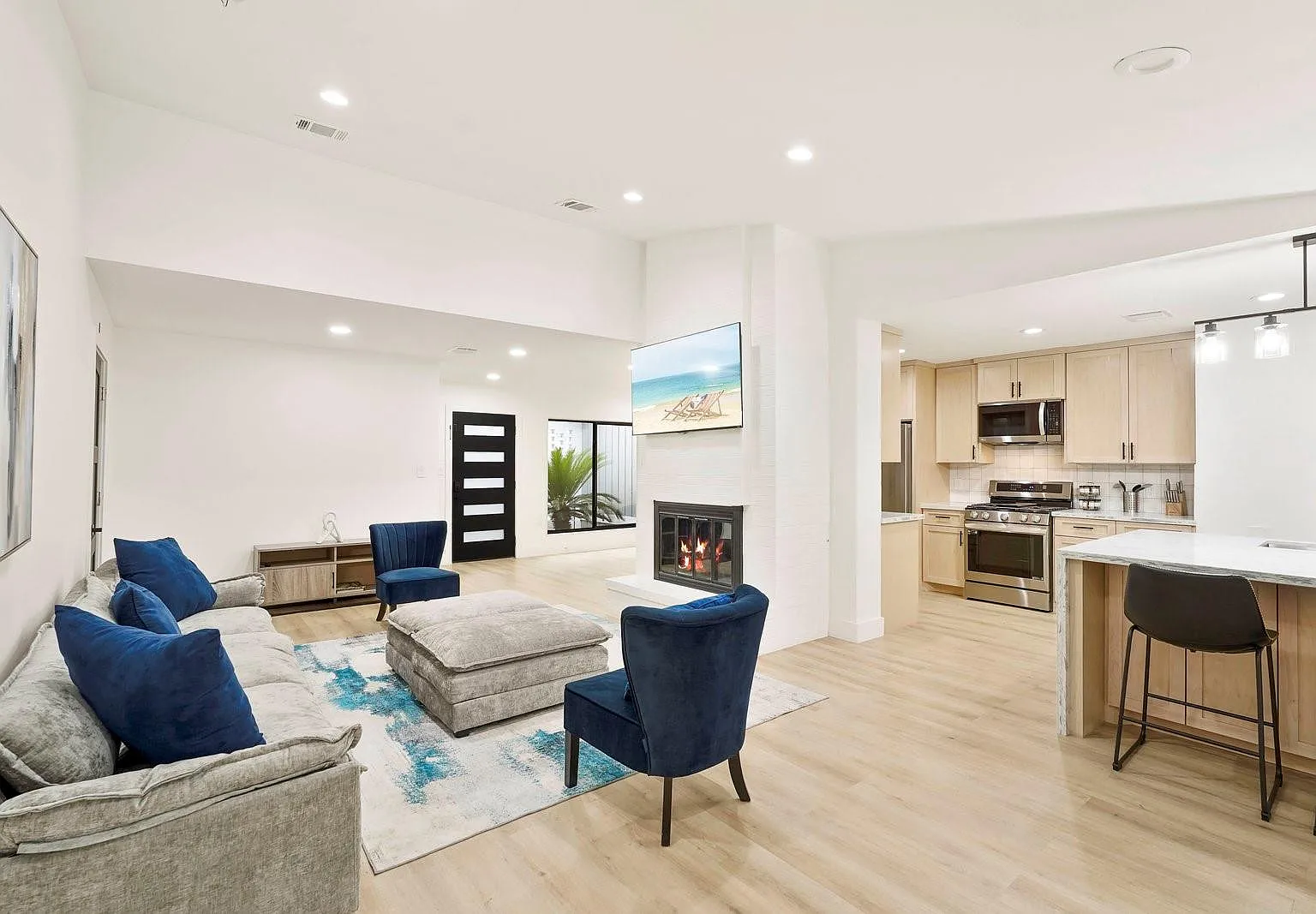 4 bed, 3.5 bath, 2489 sqft, $3,600 — Photo 1