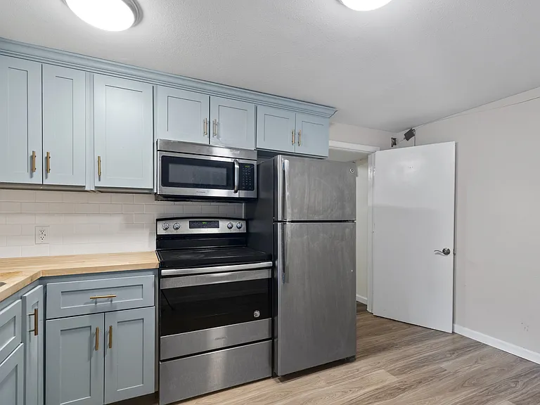 8150 Ames Way — Photo 4