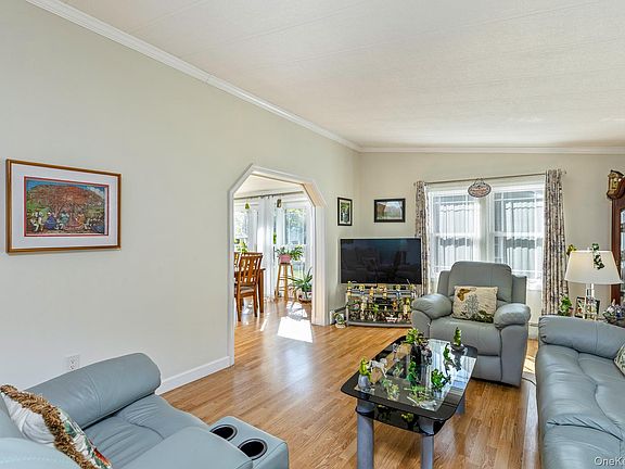 5th image of 1407 Middle Road #83