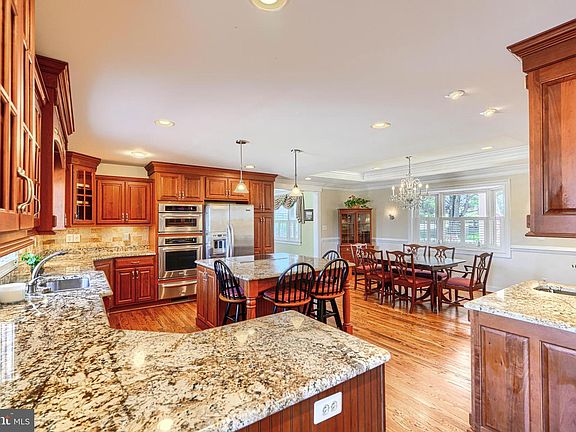3rd image of 16104 Carroll Rd