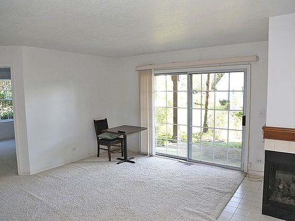 3rd image of 614 Stone Brook Ct