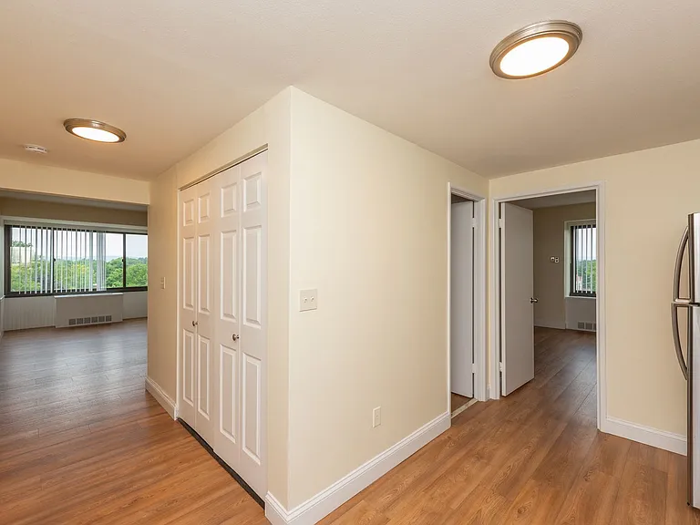 Lakewood Apartments — Photo 52