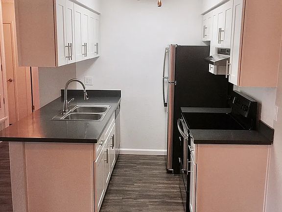 4th image of 910 Casanova Ave APT 4