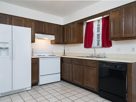 4th image of 8 Eleven Estates Dr