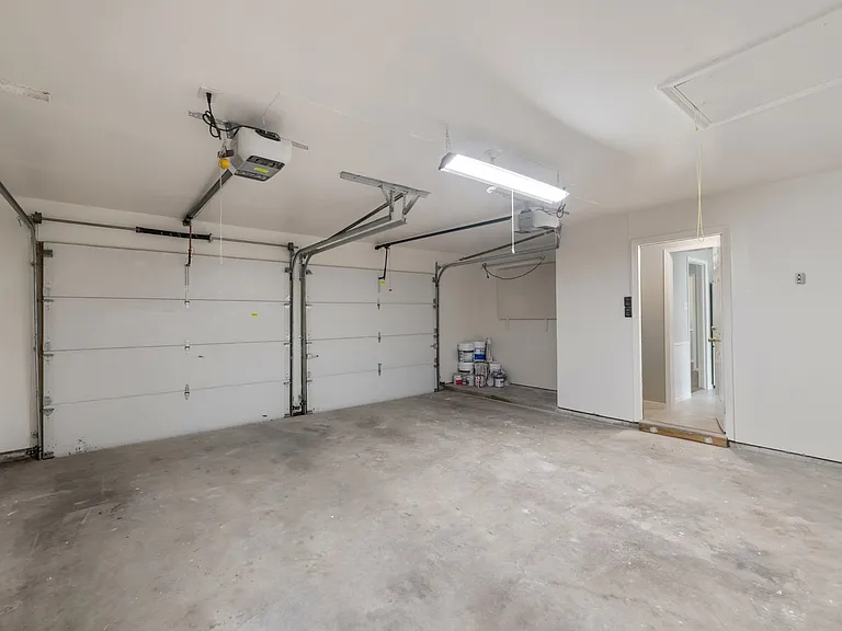 6540 Victoria Ave — Photo 21