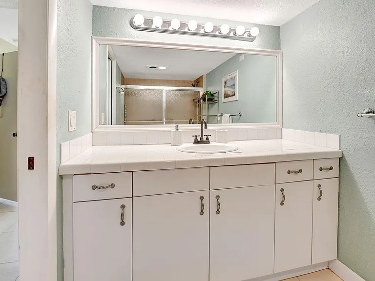 5715 Fairway Park Dr #201 — Photo 33