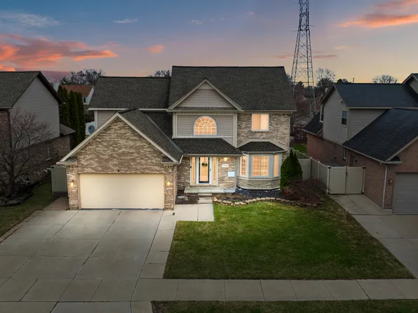 24279 Emily Dr, Brownstown, MI 48183