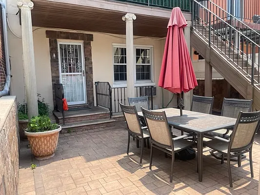 Rented by Astoria Realty | media 2