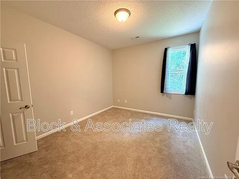 455 Crusaders Dr — Photo 18