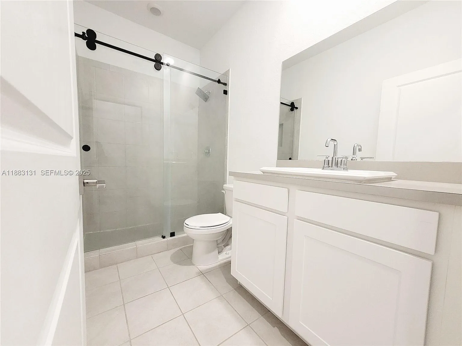 3 bed, 3.0 bath, $2,400 — Photo 2