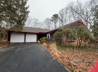 7 Falmouth Dr, Mount Sinai, NY 11766