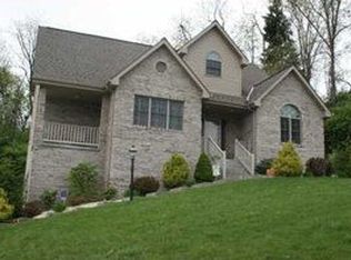 600 Inglefield Dr, Pittsburgh, PA 15236