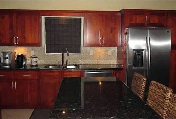 SPACIOUS KITCHEN