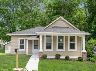 823 Kickapoo St, Leavenworth, KS 66048