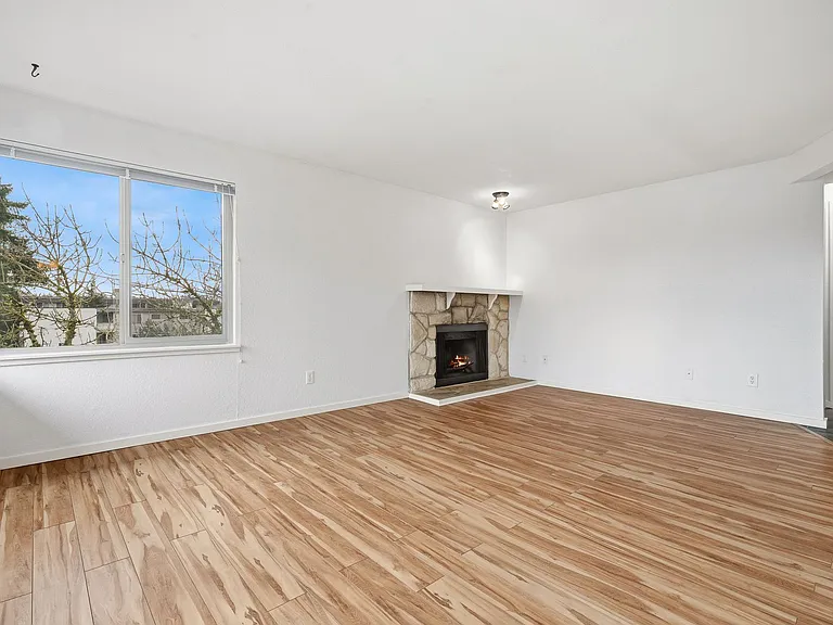 Park Place Apartments — Photo 14