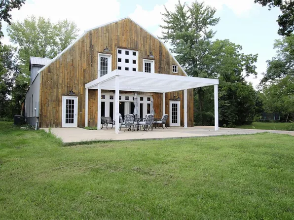 1448 Harnetiaux Rd, Greenville, IL 62246