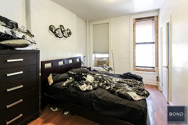 Rented by Bond New York | media 13