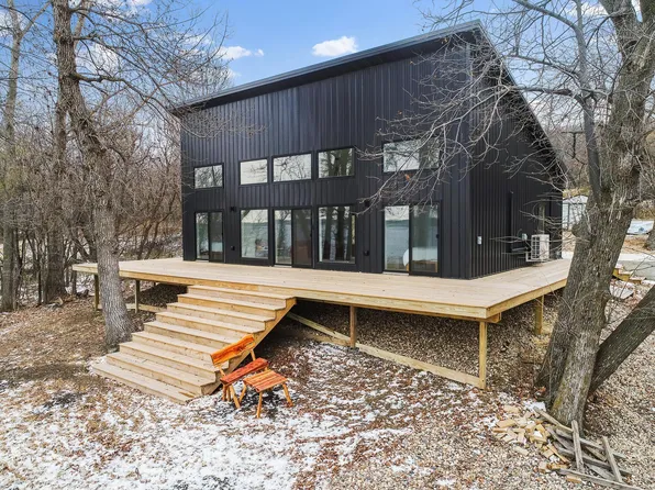 5222 Island View Dr, Browns Valley, MN 56219