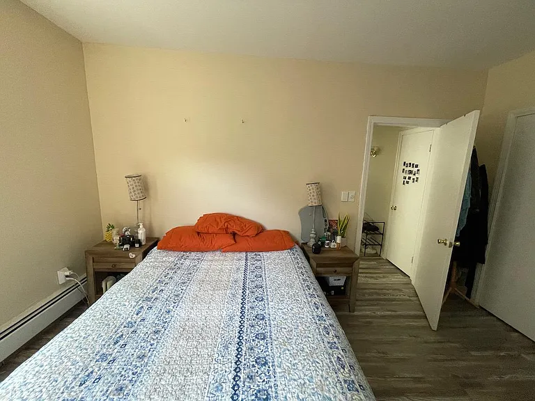 33 Clarendon St #1 — Photo 11