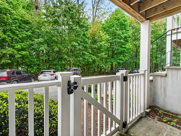 7 Karen Cir #2A — Photo 28