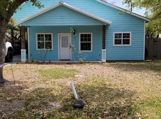 814 Warbler Ln, Rockport, TX 78382