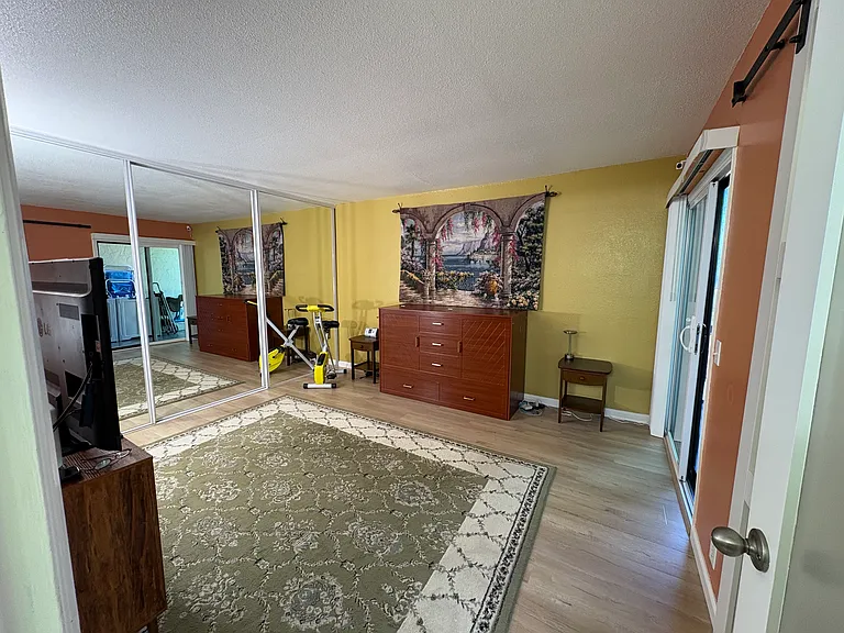 500 Glenwood Cir #122 — Photo 11