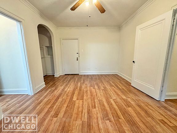 2nd image of 2537 N Sawyer Ave #1