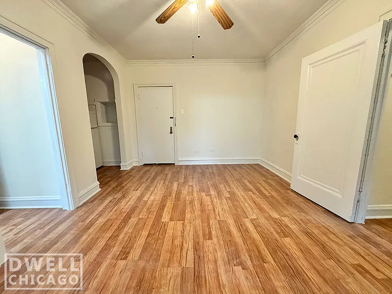 2537 N Sawyer Ave #1 — Photo 2