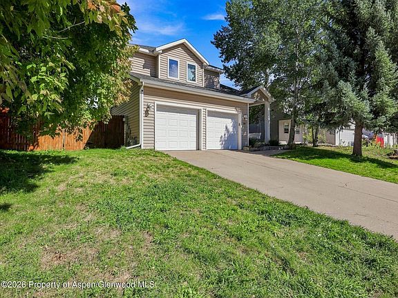2nd image of 285 Lupine Dr