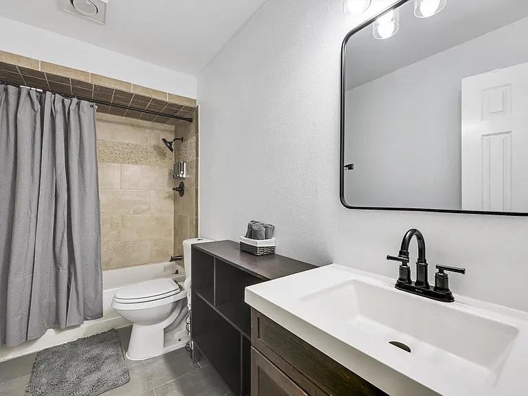 105 Brandy Ln — Photo 21
