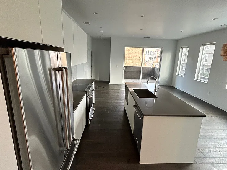 1300 N Ogden St #202 — Photo 2