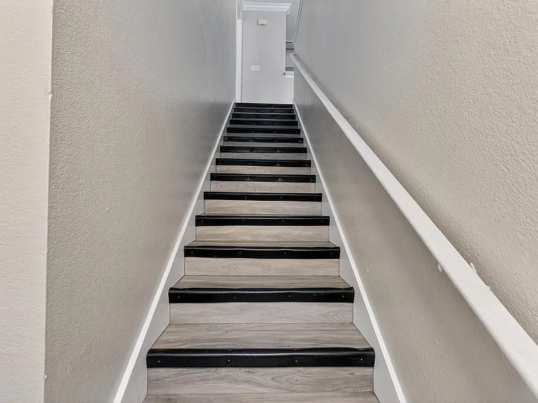 Mer Soleil Apartments — Photo 24