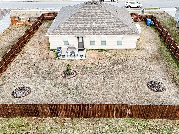 4th image of 2709 Bauer St