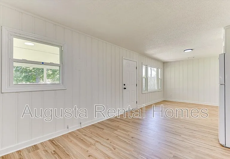 1908 Wylie Dr — Photo 25