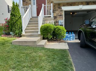 325 Glenn Rose Cir, King Of Prussia, PA 19406