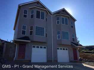 964 N 7th Rd, Coos Bay, OR 97420