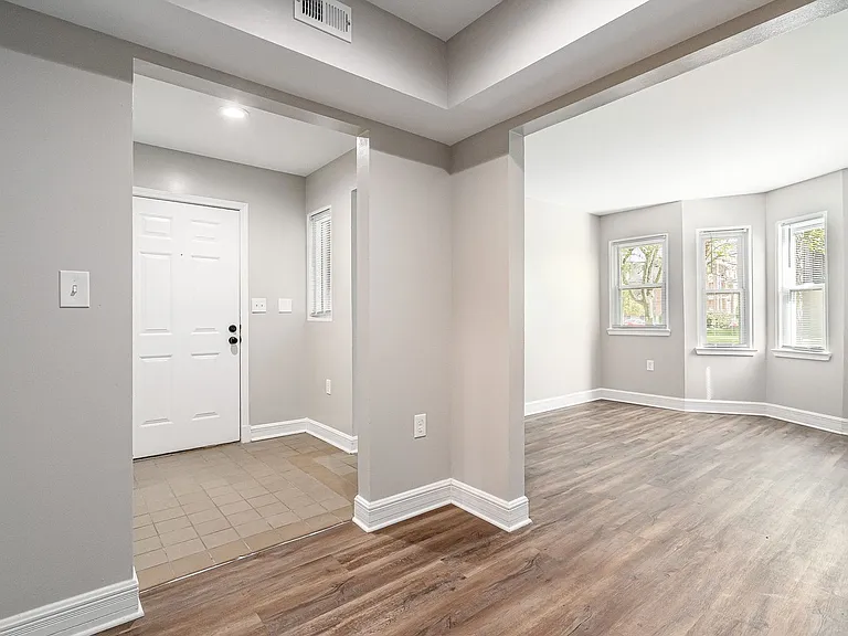 Station House Apartments — Photo 15