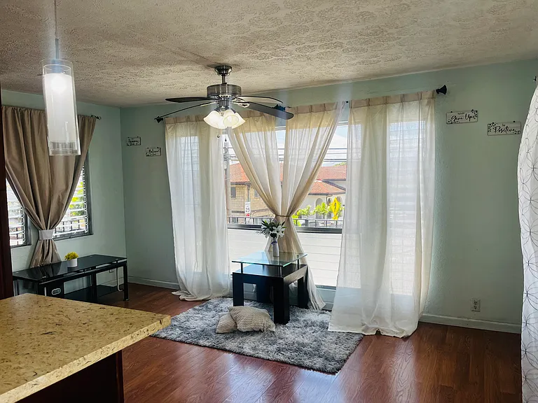 1935 Kalihi St #A — Photo 4