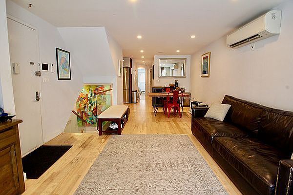 1st image of 132 Jefferson Ave