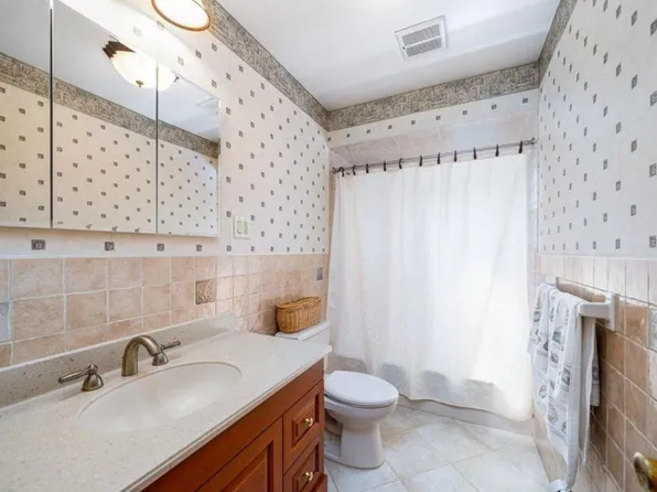 47 Country Village Court image 10 of 17