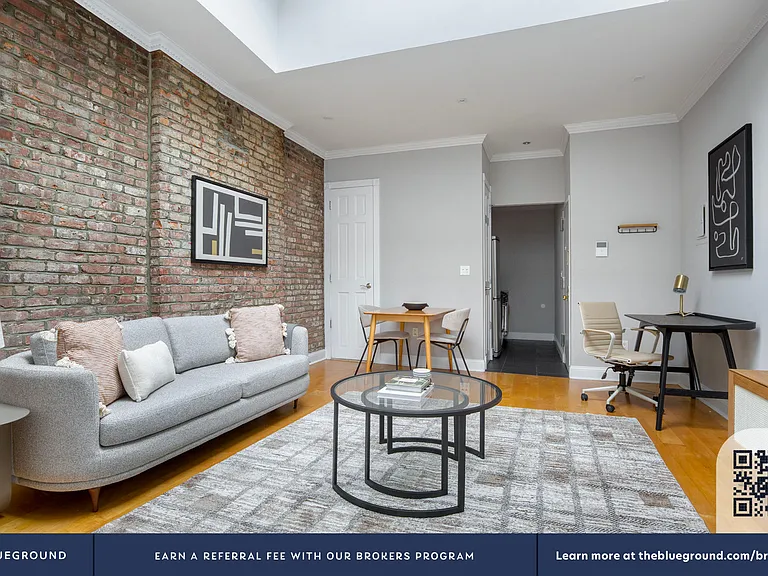 120 Christopher St #16 — Photo 4