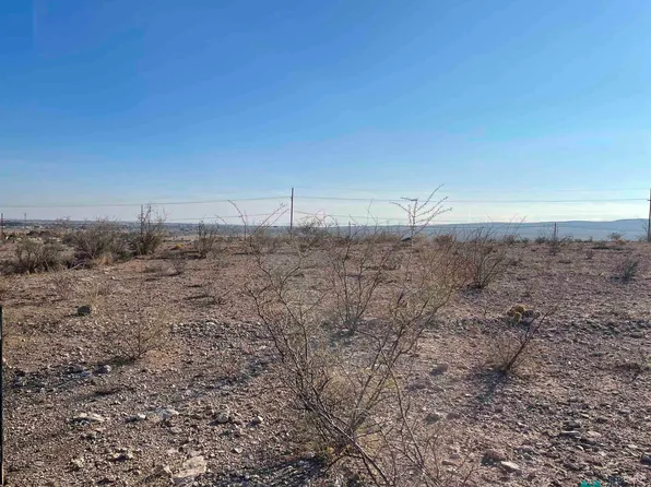 3005 Apple St, Carlsbad, NM 88220