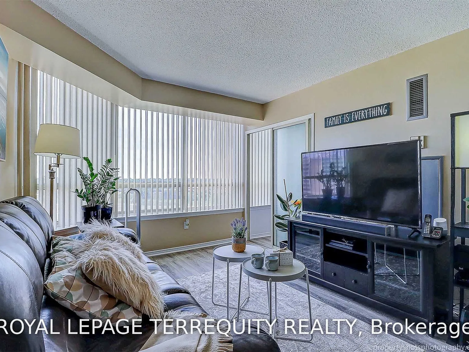 3 bed, $2,700 — Photo 3