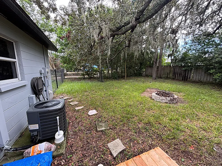 9659 Bayside Ct — Photo 18