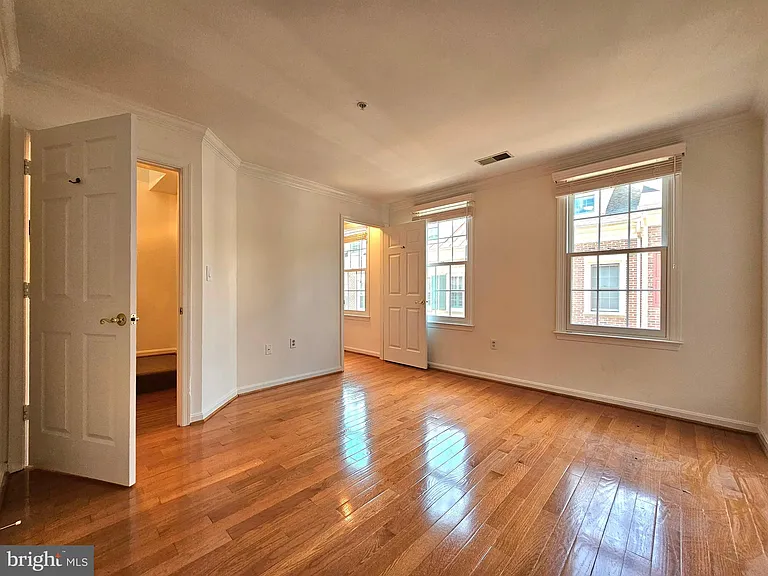 315 Hearthstone Mews — Photo 28