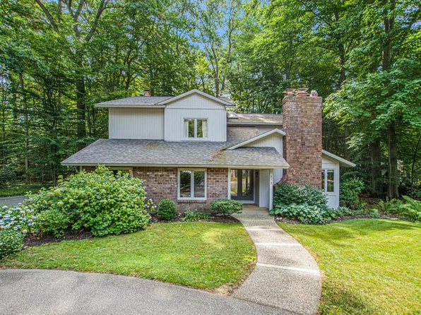 273 Portchester Rd, Holland, MI 49424